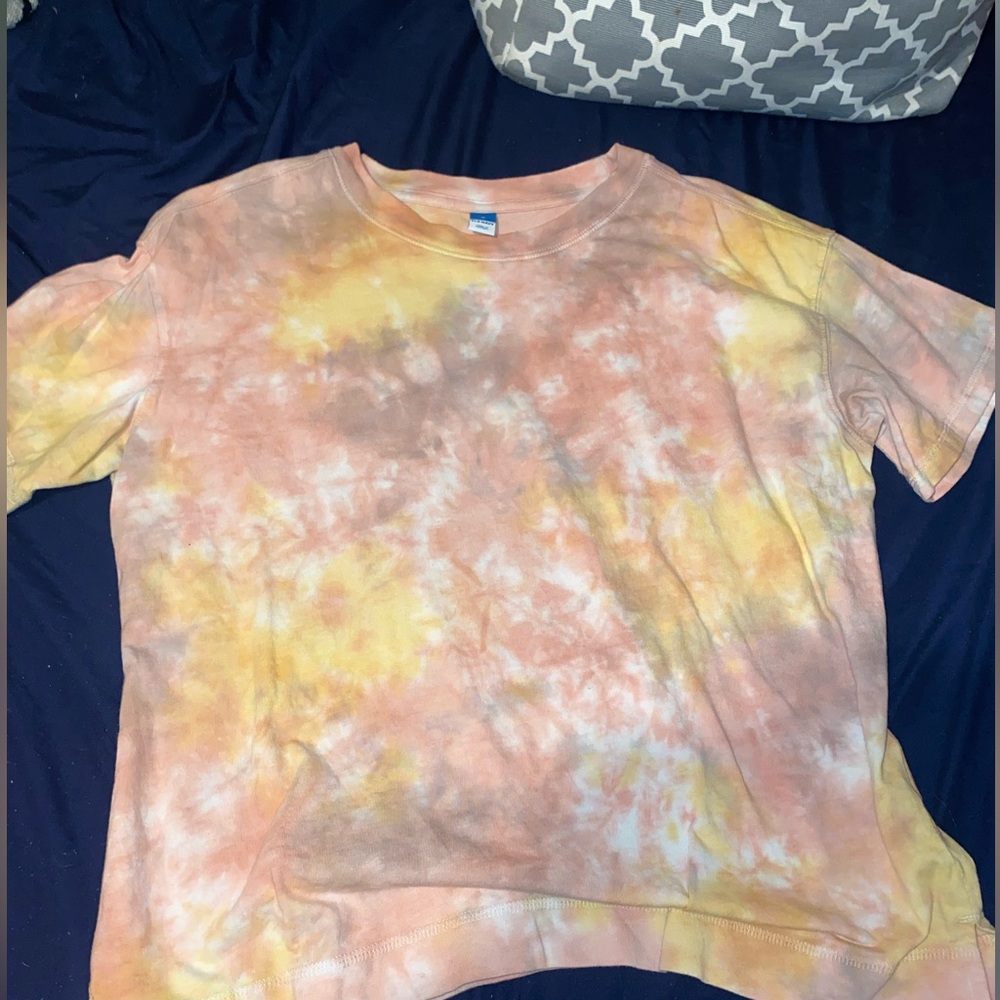 Old navy tie dye shirt!!💙